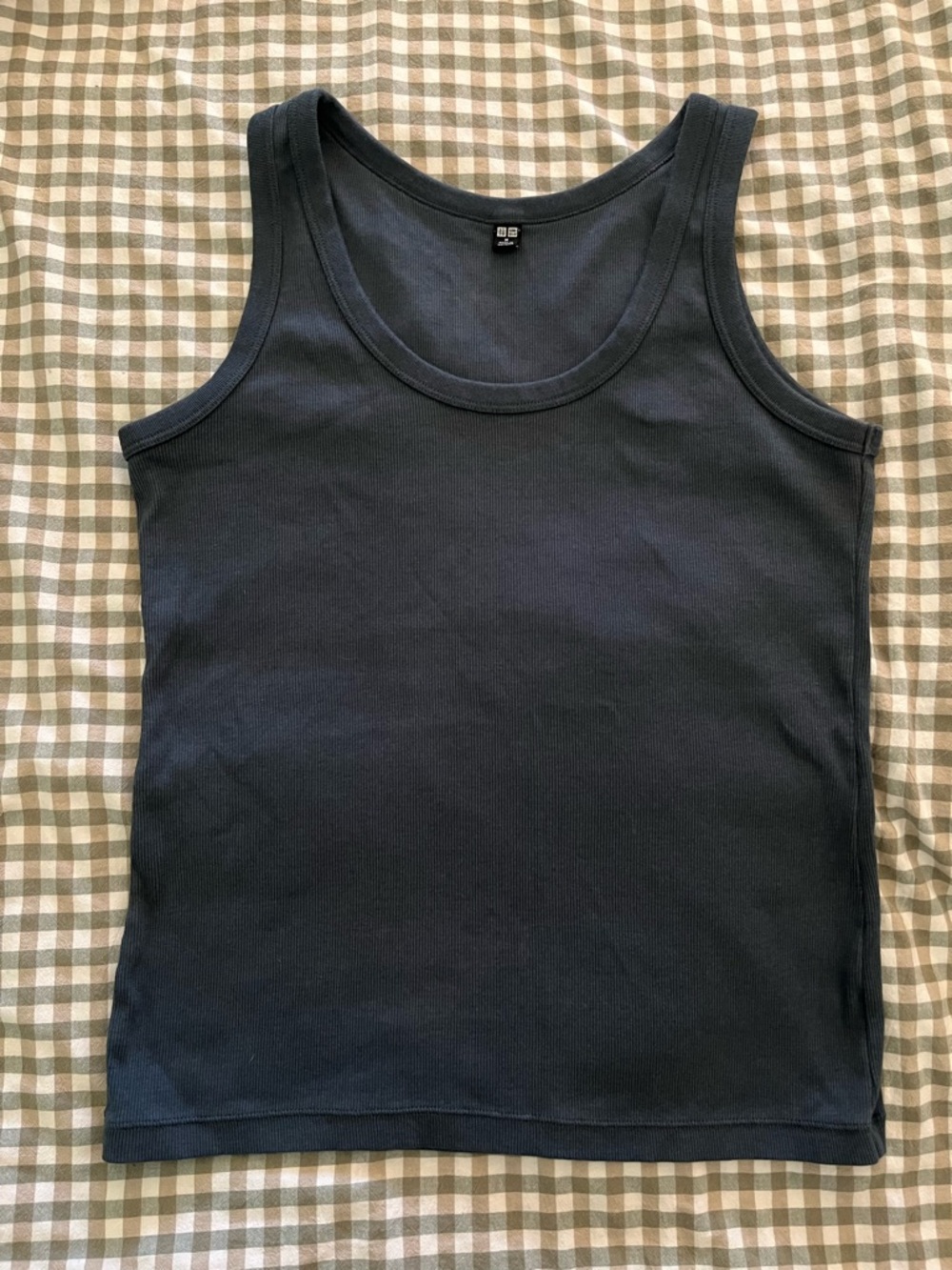 Uniqlo Soft Ribbed Tank Top - Picture 2 of 12